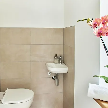 Апартаменты Idee Living: Design-haus-balkon-netflix *