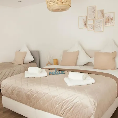 Апартаменты Idee Living: Design-haus-balkon-netflix