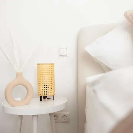 Апартаменты Idee Living: Design-haus-balkon-netflix *